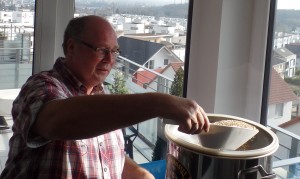 Rheinische Brauerei Reisbier Einfüllen 